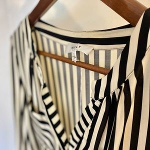 Women’s Silk black & white striped Blouse (Brand: Molly) Size 2